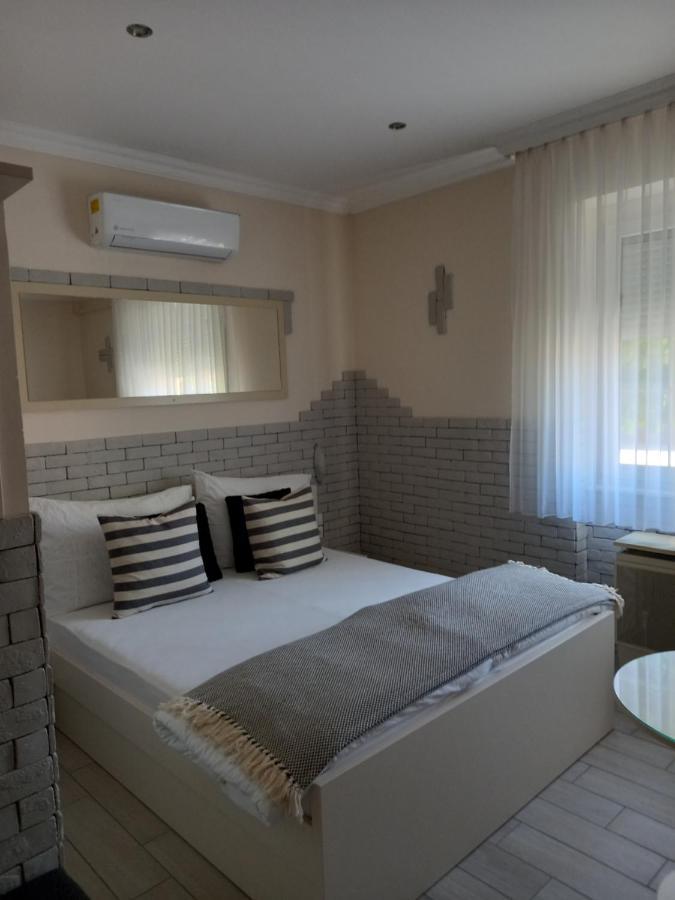 Viola Vendeghaz Bed & Breakfast Pápa Dış mekan fotoğraf