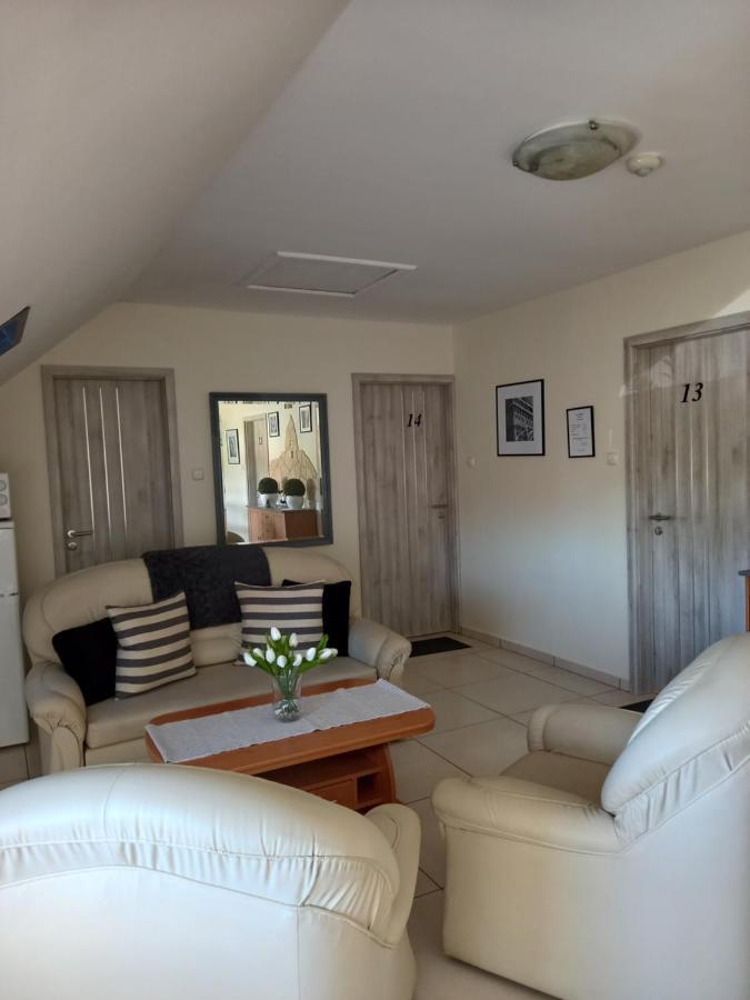 Viola Vendeghaz Bed & Breakfast Pápa Dış mekan fotoğraf