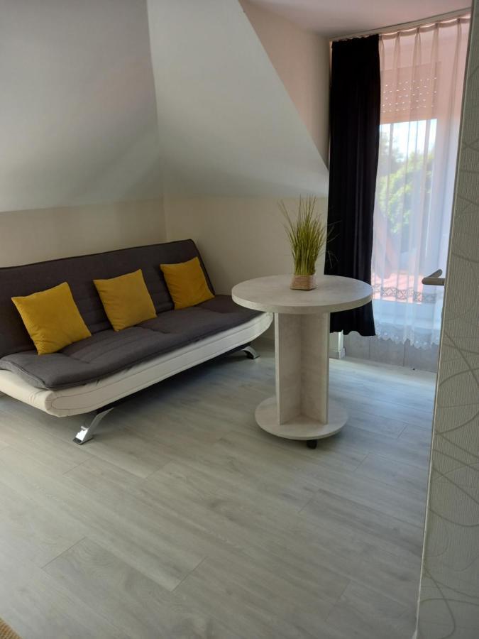 Viola Vendeghaz Bed & Breakfast Pápa Dış mekan fotoğraf