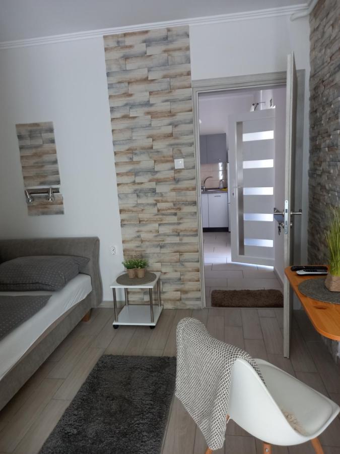 Viola Vendeghaz Bed & Breakfast Pápa Dış mekan fotoğraf